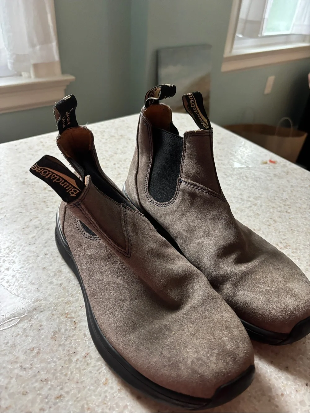 Blundstone Men's Taupe Suede Chukka Chelsea Boots